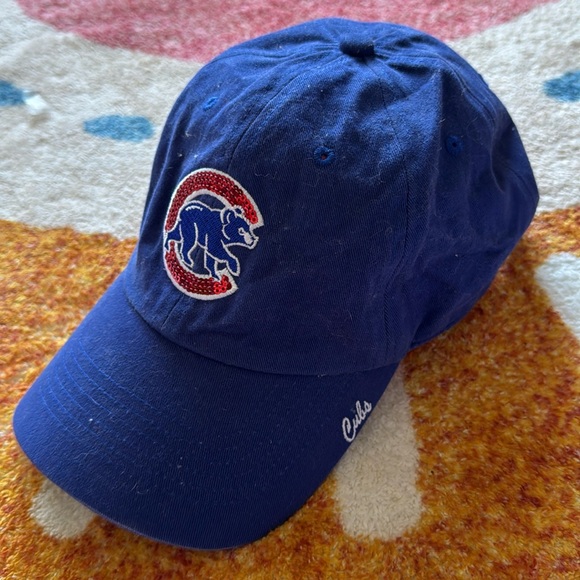 Woman’s cub baseball cap - Picture 1 of 3